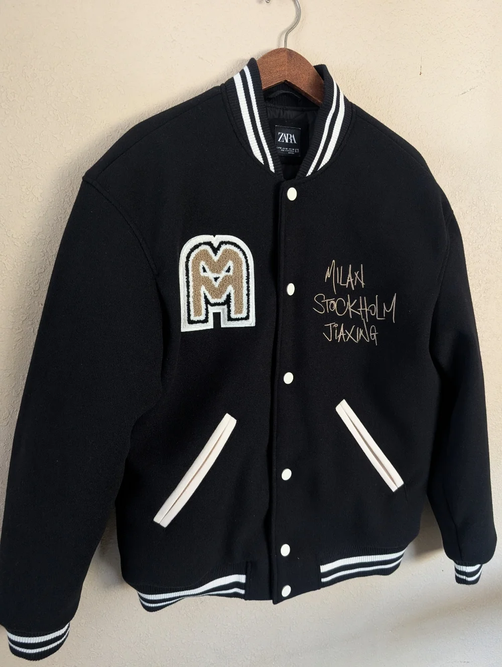 ZARA Milán, Stockholm, Jiaxing varsity jacket Color Black gold Men's Size Medium - Picture 2 of 7
